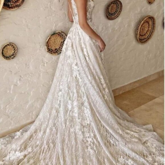 Ezoani/NILE/Color Beige, Wedding Gown - Picture 2 of 8